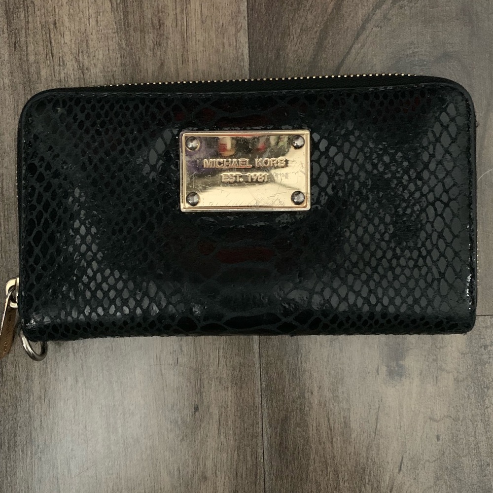 Michael kors wallet